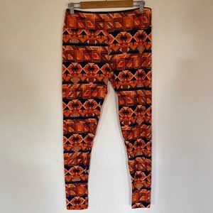 20% off 3+ items LuLaRoe cute geometric leggings in Tall & Curvy. NEVER WORN!